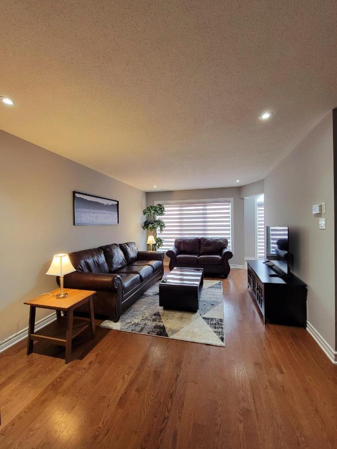 Cozy 3 Bedroom Town House 20 Min From Ottawa Down Town And Airport Экстерьер фото